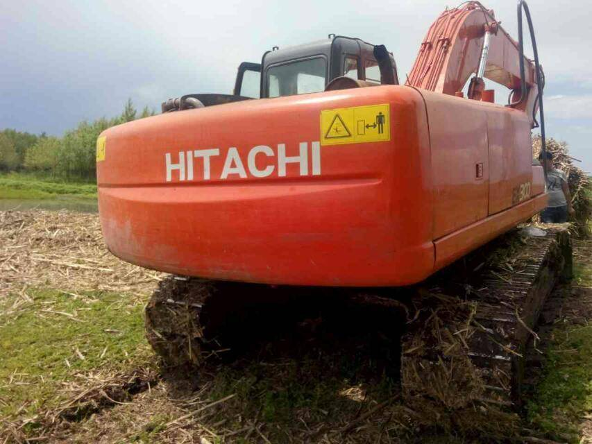 Kepiye cara diagnosa excavator Hitachi ZAXIS120 mlaku alon-alon?