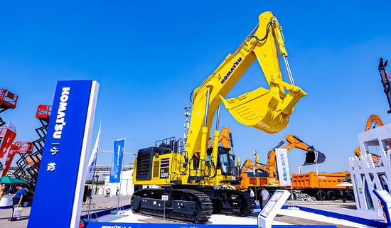 Ing Desember, ekskavator Komatsu China beroperasi sajrone 108 jam, munggah 19,5% YoY; papat wilayah liyane uga weruh wutah YoY positif.