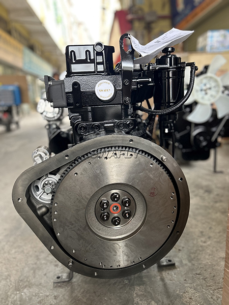 Yanmar 4Tne98 Engine: mesin diesel kuat kanggo garpu